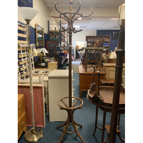 722 - A modern bentwood hat / coat stand