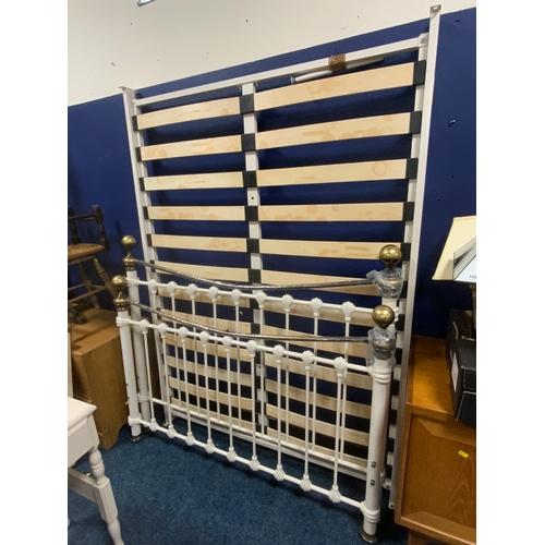 727 - A Victorian style cream and brass effect double bed frame W 142 cm