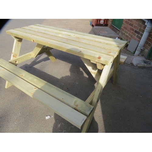 603 - A new pub style garden picnic table