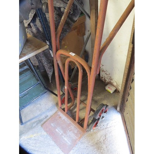 628 - A heavy duty stair climbing sack truch