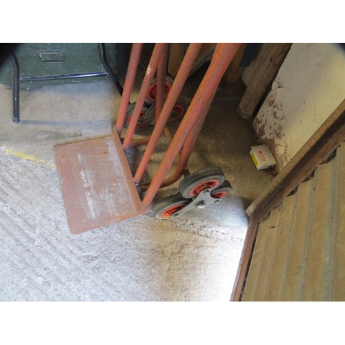 628 - A heavy duty stair climbing sack truch