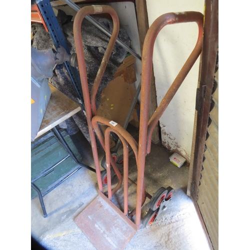 628 - A heavy duty stair climbing sack truch