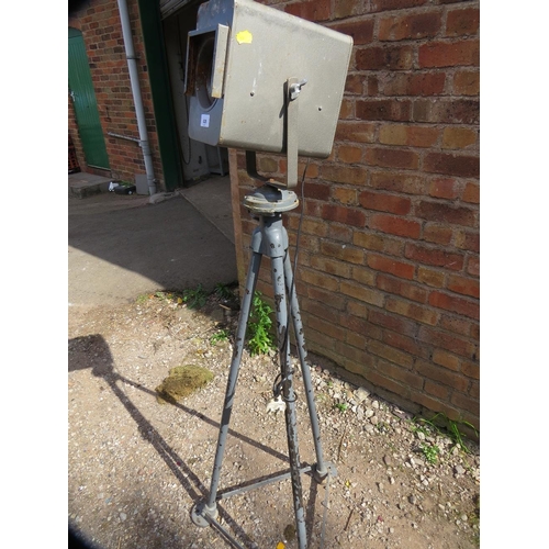 629 - A vintage film set style tripod light