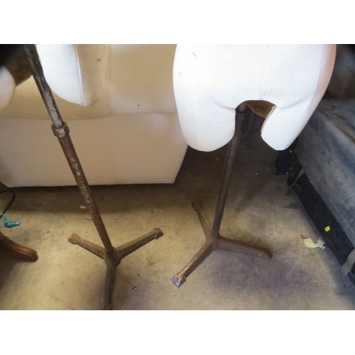 639 - Two vintage mannequins