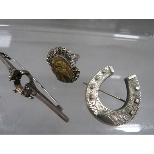 346 - Two antique brooches and two rings