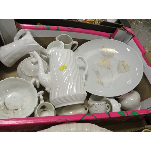 89 - Three trays of mixed collectables to include a large Royal Worcester bowl, large Ketser china plate,... 