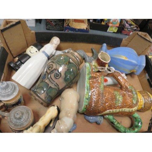 89 - Three trays of mixed collectables to include a large Royal Worcester bowl, large Ketser china plate,... 