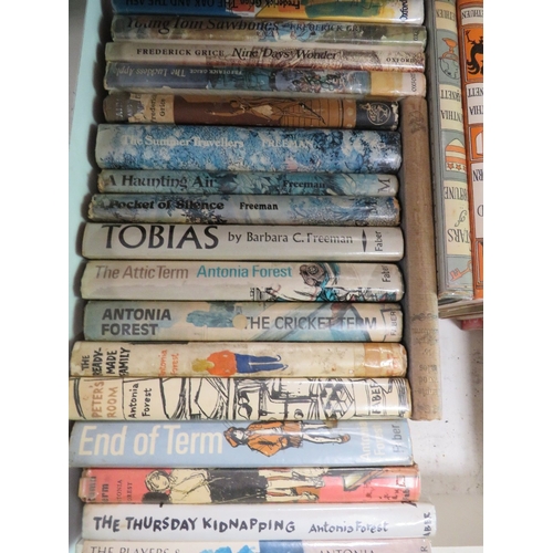 138 - A large quantity of assorted hardback and paperback books