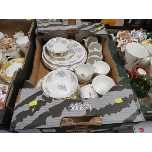 140 - Three trays of assorted ceramics to include include collatable Sadler teapots, Royal Worcester etc t... 
