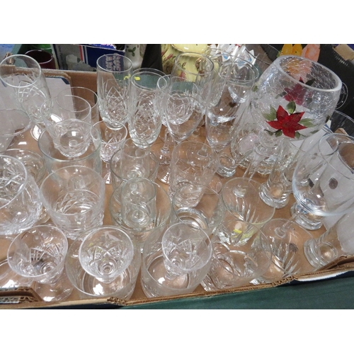 140 - Three trays of assorted ceramics to include include collatable Sadler teapots, Royal Worcester etc t... 