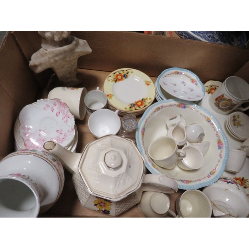 151 - Two trays of vintage ceramics to include blue/white examples