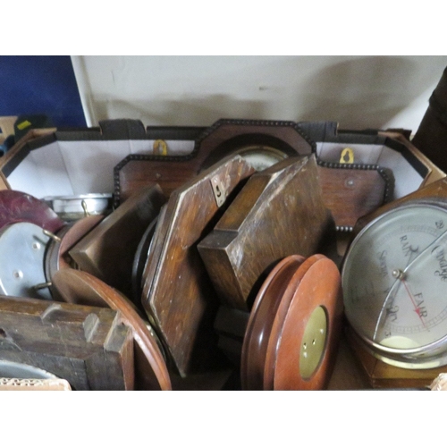 159 - A tray of assorted barometers A/F