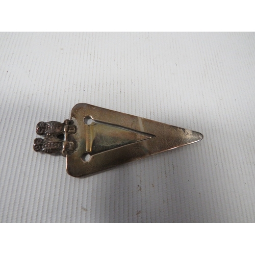 432 - A novelty hallmarked silver bookmark with two owls