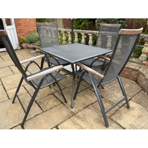 651 - A 'Jutlandia' folding garden chairs and table set
