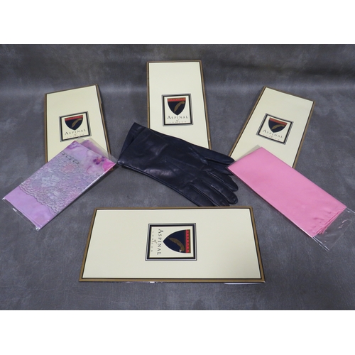 157 - A COLLECTION OF ASPINAL OF LONDON ACCESSORIES / GIFTWARE, mostly boxed, to include coin trays, a key... 