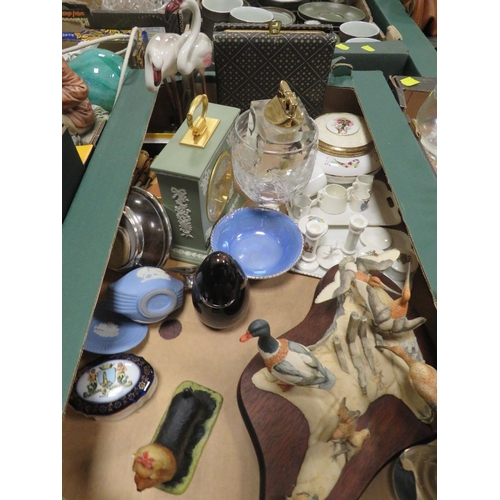 79 - A tray of assorted ceramics and collectables to include a Wedgwood green jasperware desk clock etc