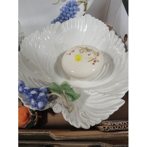 177 - A tray of assorted vintage ceramic jugs etc