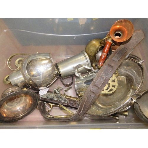 122 - Two trays of assorted metal ware to include copper examples