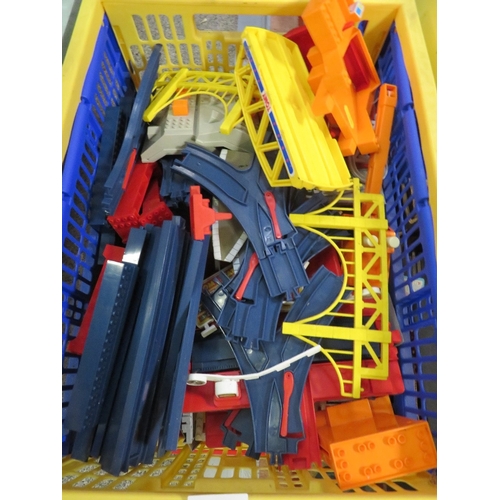131 - A quantity of assorted vintage toy track etc