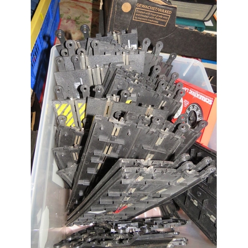 131 - A quantity of assorted vintage toy track etc