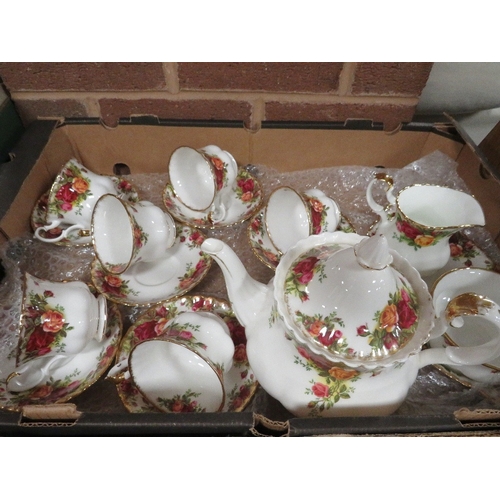 140 - Two trays of Royal Albert Old Country Roses, teapot, milk, sugar, tray, cake plate, 6 cups, 6 saucer... 