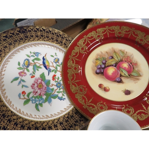 129 - A tray of assorted ceramics and glass to include Aynsley cabinet plates