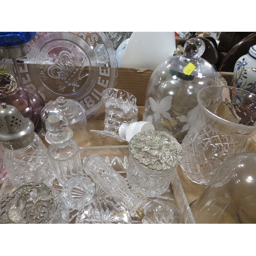 130 - Two trays of assorted crystal and glass to include a Stuart crystal mantle clock