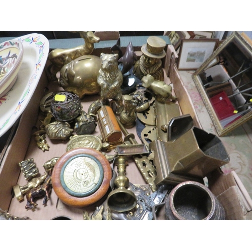 134 - A tray of assorted metal ware to include a model of a beefeater