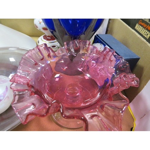137 - A tray of assorted glassware to include coloured glass example