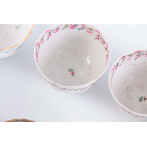 112 - A COLLECTION OF MAINLY 18TH CENTURY NEW HALL TYPE PORCELAIN TEA BOWLS AND SAUCERS including some Ori... 