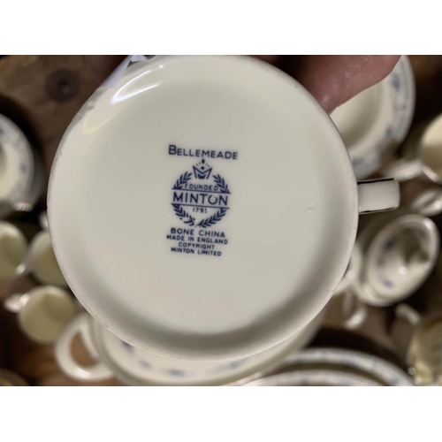 116 - AN EXTENSIVE BELLEMEADE MINTON BONE CHINA DINNER SERVICE.