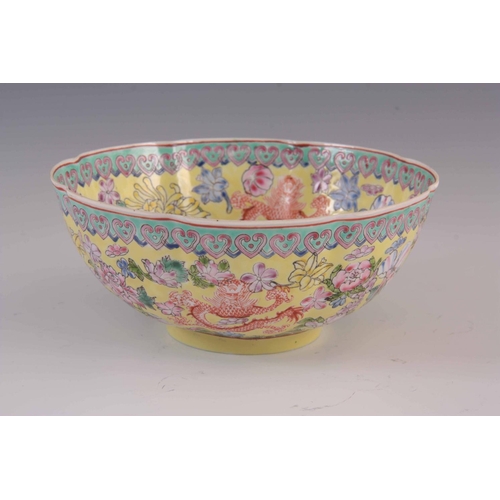 176 - A 20TH CENTURY CHINESE REPUBLIC PERIOD FAMILLE ROSE EGGSHELL BOWL with scalloped rim and decorated w... 