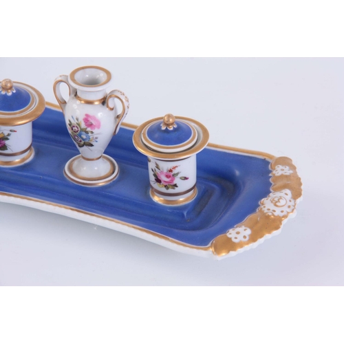 84 - AN EARLY 20TH CENTURY CHAMBERLAIN WORCESTER PORCELAIN INK STAND with miniature vase decorated with f... 