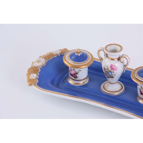 84 - AN EARLY 20TH CENTURY CHAMBERLAIN WORCESTER PORCELAIN INK STAND with miniature vase decorated with f... 