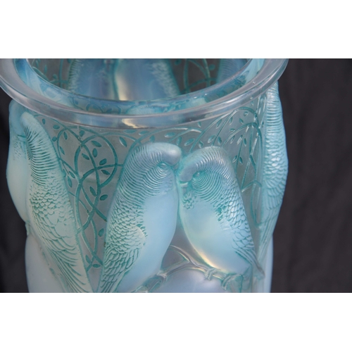 25 - RENE` LALIQUE A GOOD EARLY 20TH CENTURY FRENCH OPALESCENT RELIEF MOULDED GLASS VASE WITH BLUE OVER S... 