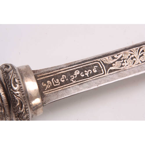 261 - AN IMPRESSIVE 19TH CENTURY INDIAN SILVER PRESENTATION SWORD WITH SECTIONAL SCABBARD the tapering han... 