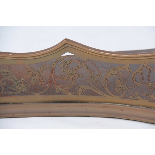 330 - A GEORGE III COUNTRY HOUSE SERPENTINE FRONT BRASS HEARTH FENDER with arched shaped gallery centred b... 