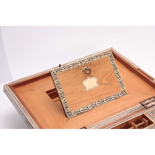 405 - A FINE 19TH CENTURY VIZAGAPATAM ANGLO INDIAN IVORY AND SANDALWOOD JEWELLERY CASKET with gadrooned mo... 