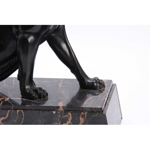 480 - LOUIS - ALBERT CARVIN (1875-1951). A STYLISH ART DECO BRONZE SCULPTURE OF A WOUNDED PANTHER mounted ... 