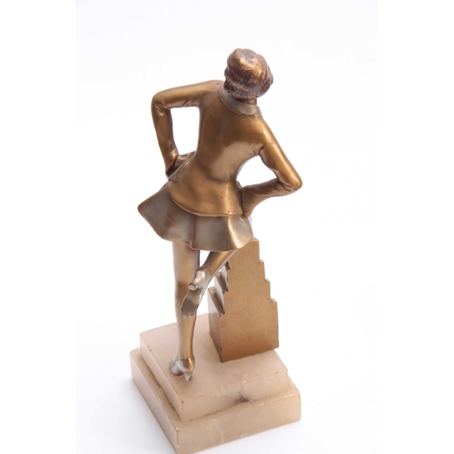 522 - AN EARLY 20TH CENTURY ART DECO COLD-PAINTED BRONZE FIGURE of a young lady, mounted on a stepped marb... 