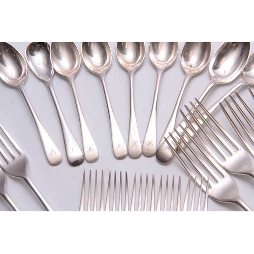 570 - AN ELIZABETH II 65 PIECE CANTEEN OF SILVER CUTLERY comprising Spoons, Forks, and Knives of various p... 