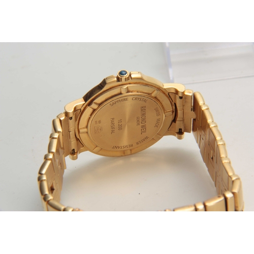 633 - A GENTLEMANS 18ct YELLOW GOLD RAYMOND WEIL PARSIFAL WRIST WATCH on 18ct gold bracelet, the case with... 