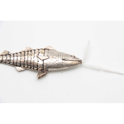 707 - A SILVER RETICULATED FISH 9.5cm overall