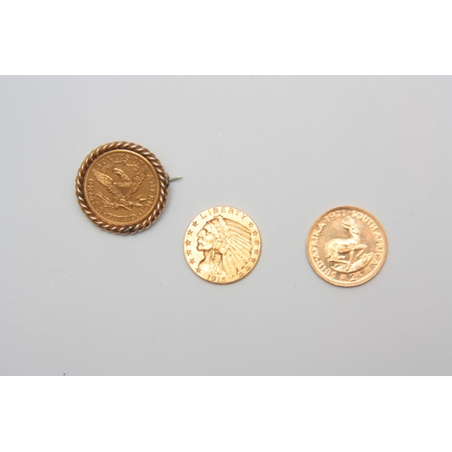 734 - A GROUP OF THREE GOLD COINS comprising an 1883 USA FIVE DOLLAR PIECE with rope twist mount and clip ... 