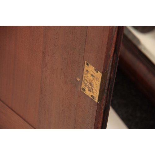 1085 - AN EARLY 19TH CENTURY ROSEWOOD CABINET IN THE MANER OF GILLOWS having a thick cut veined marble top ... 