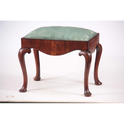 988 - A GOOD EARLY 18TH CENTURY WALNUT DRESSING STOOL with lift-out seat and cross-grain moulded border ab... 