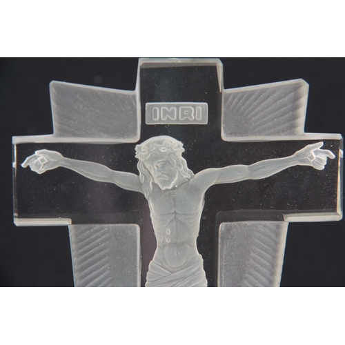 27 - A BOXED BACCARAT GLASS CRUCIFIX 22cm high.