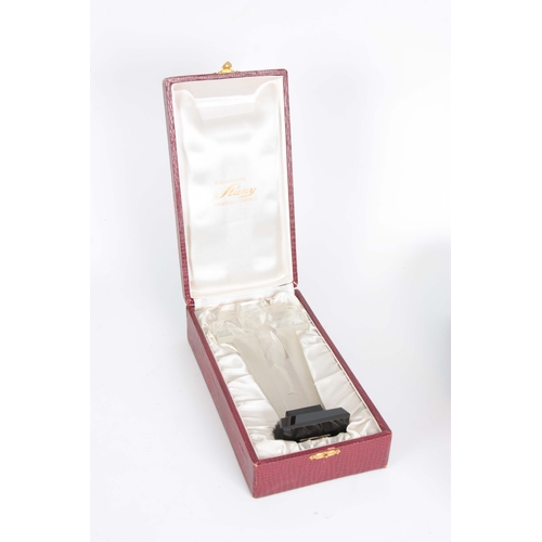 27 - A BOXED BACCARAT GLASS CRUCIFIX 22cm high.