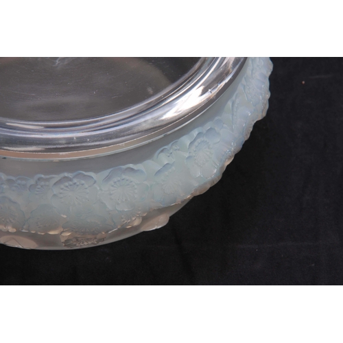 32 - R. LALIQUE. FRANCE  A GOOD EARLY 20TH CENTURY LARGE OPALESCENT BOWL AND COVER 