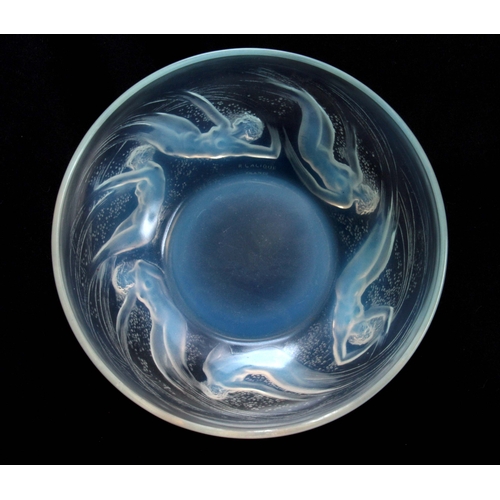 37 - R LALIQUE FRANCE, AN EARLY 20TH CENTURY OPALESCENT RELIEF MOULDED LARGE BOWL WITH RAISED CENTRE 